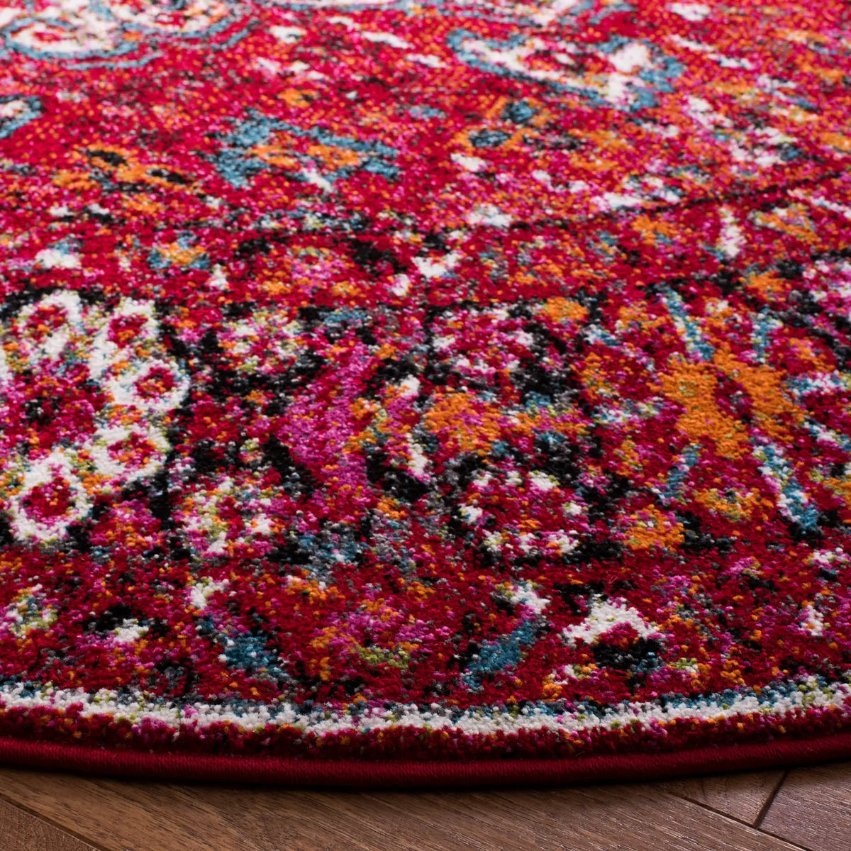 Safavieh Vintage Hamadan 5'-3" x 5'-3" Rug in Red / Multi
