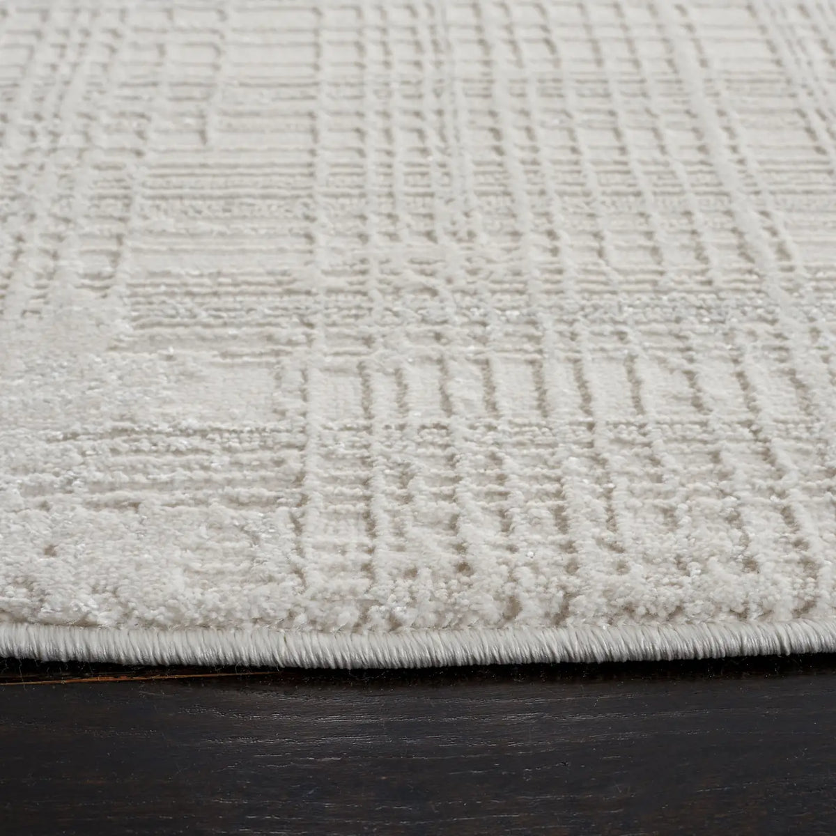 Safavieh Whisper 6'-7" x 6'-7" Rug in Ivory / Ivory