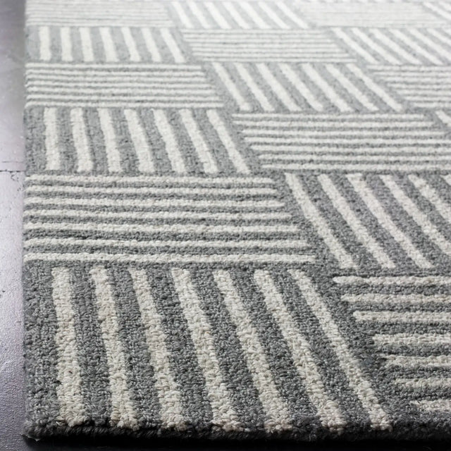 Safavieh Abstract 6'-0" x 9'-0" Rug in Ivory / Dark Grey