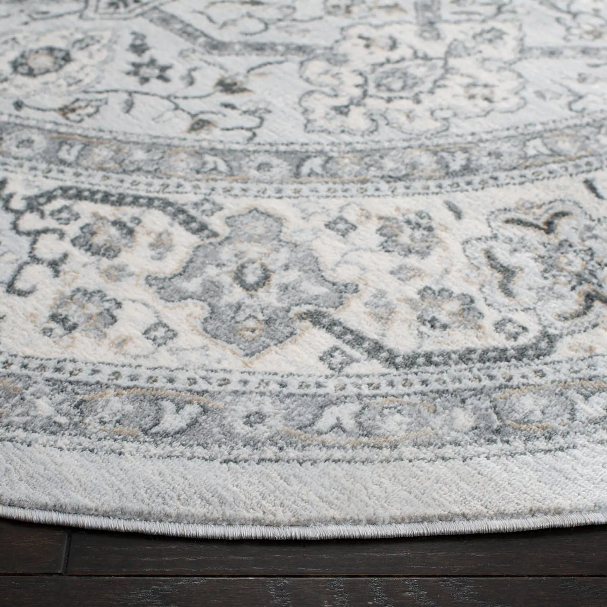 Safavieh Isabella 6'-7" x 6'-7" Rug in Light Grey / Cream
