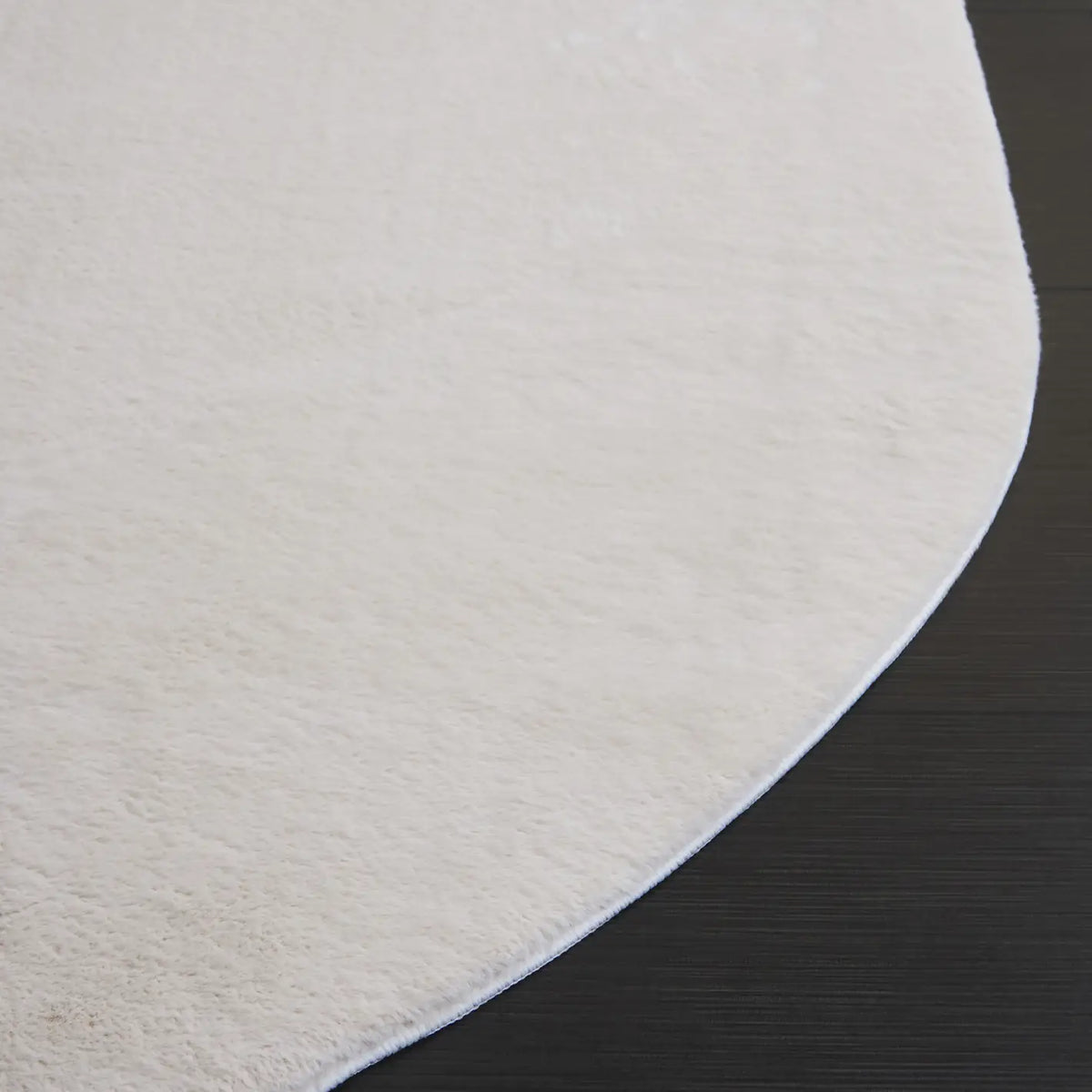 Safavieh Faux Rabbit Fur 5'-0" x 7'-0" Rug in Beige