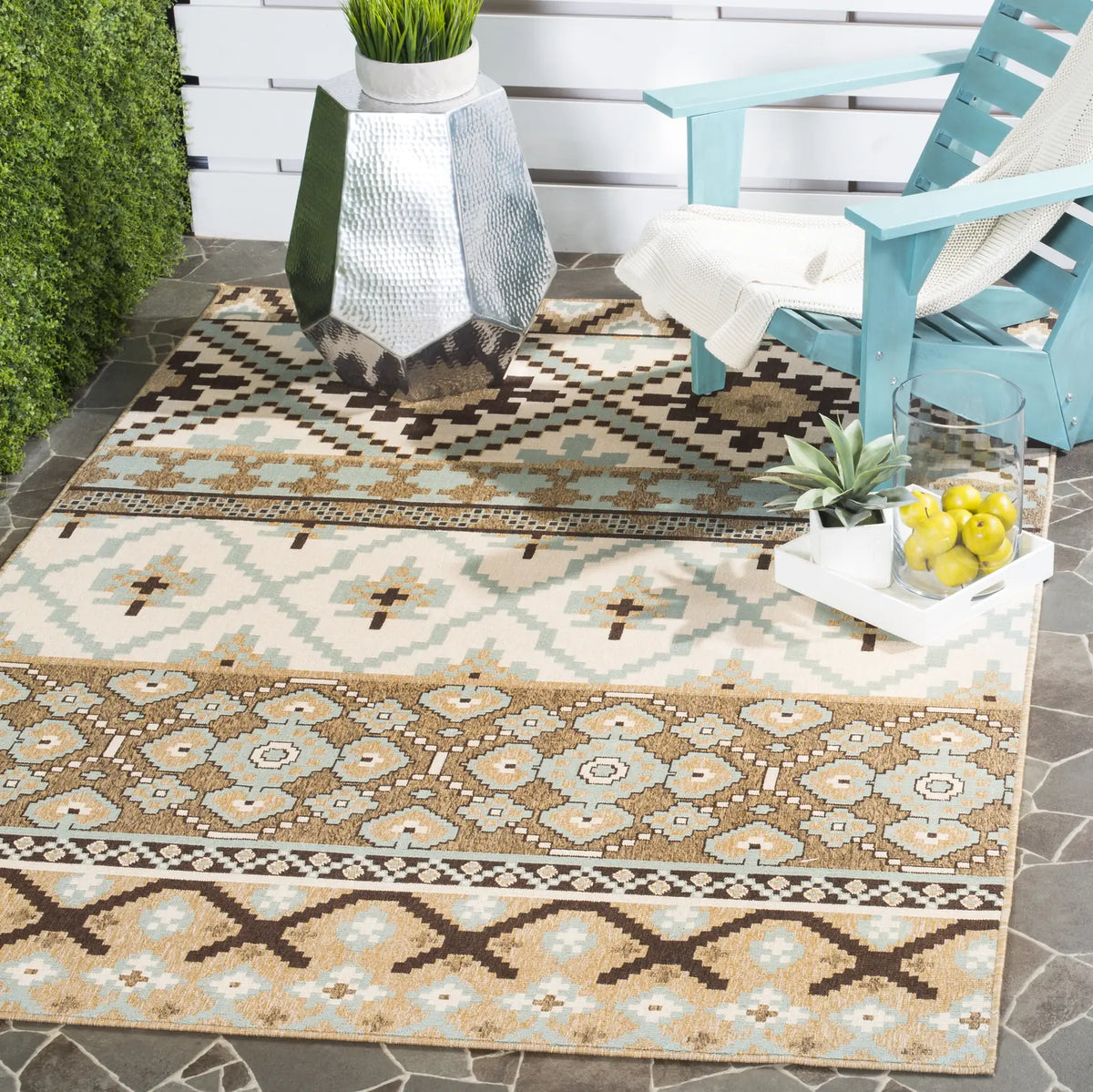 Safavieh Veranda 5'-3" x 7'-7" Rug in Creme / Brown
