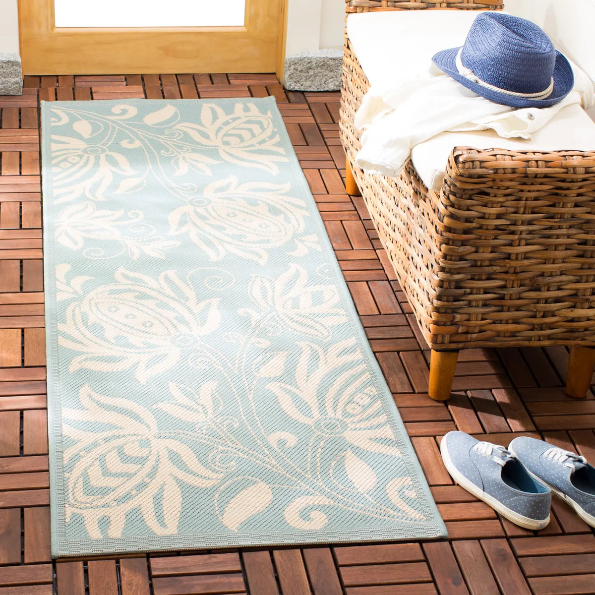Safavieh Courtyard 2'-3" x 10'-0" Rug in Aqua / Cream