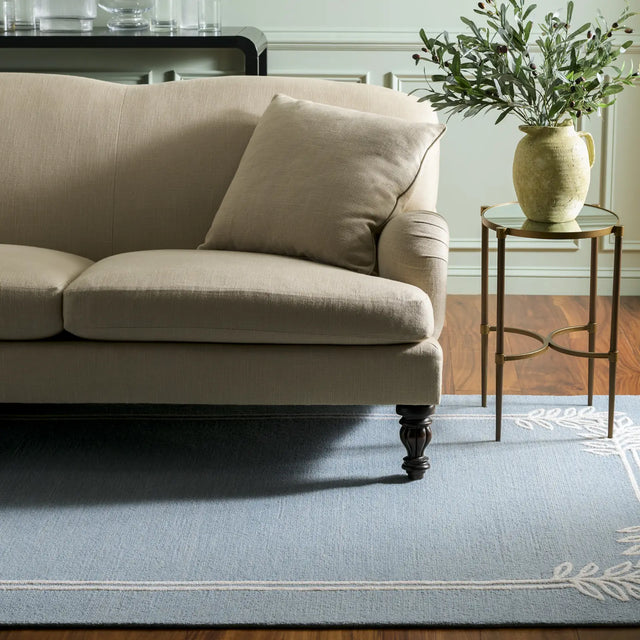 Safavieh Martha Stewart 4'-0" x 6'-0" Rug in Light Blue / Ivory