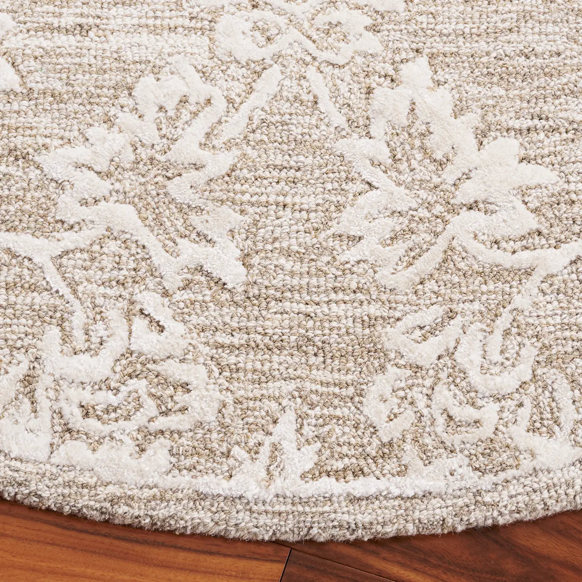 Safavieh Glamour 6'-0" x 6'-0" Rug in Beige / Ivory
