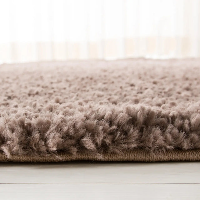 Safavieh August Shag 900 5'-3" x 5'-3" Rug in Taupe