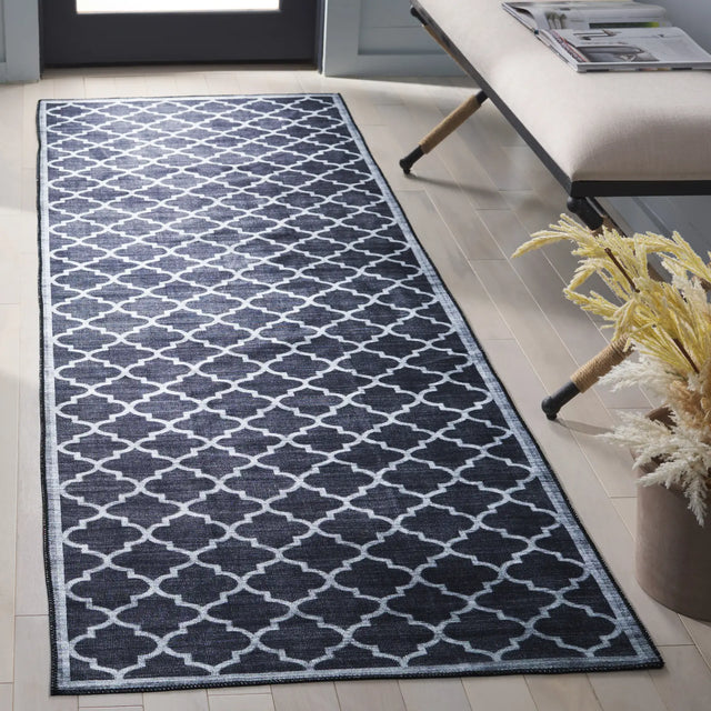Safavieh Arizona 2'-6" x 8'-0" Rug in Black / Grey