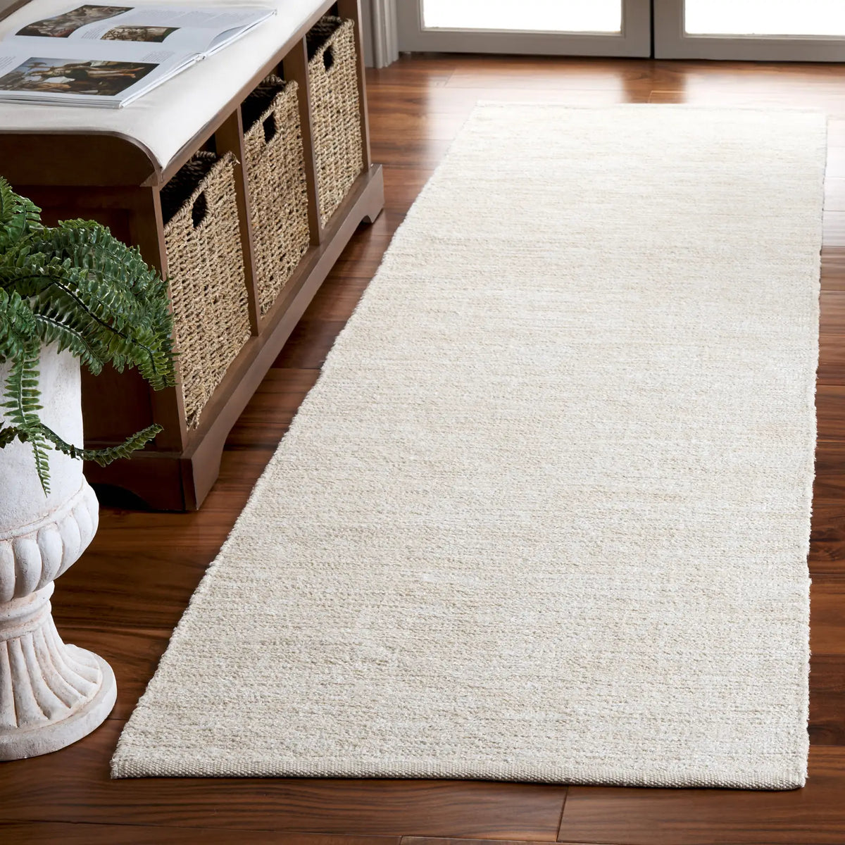 Safavieh Montauk 2'-3" x 8'-0" Rug in Ivory