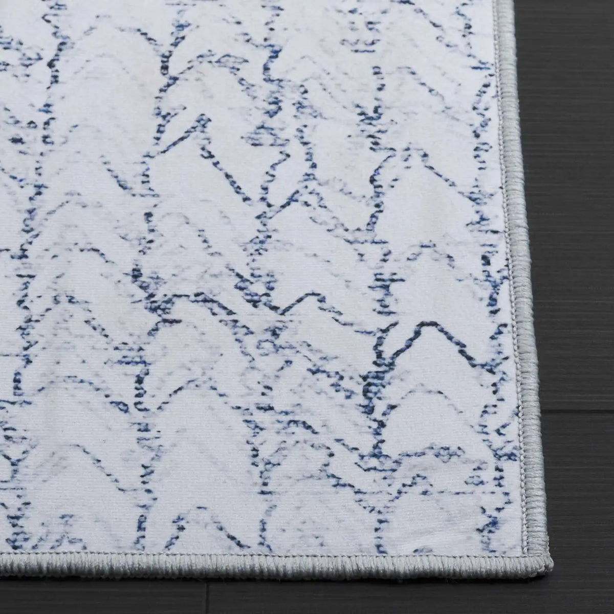 Safavieh Tacoma 4'-0" x 6'-0" Rug in Grey / Blue