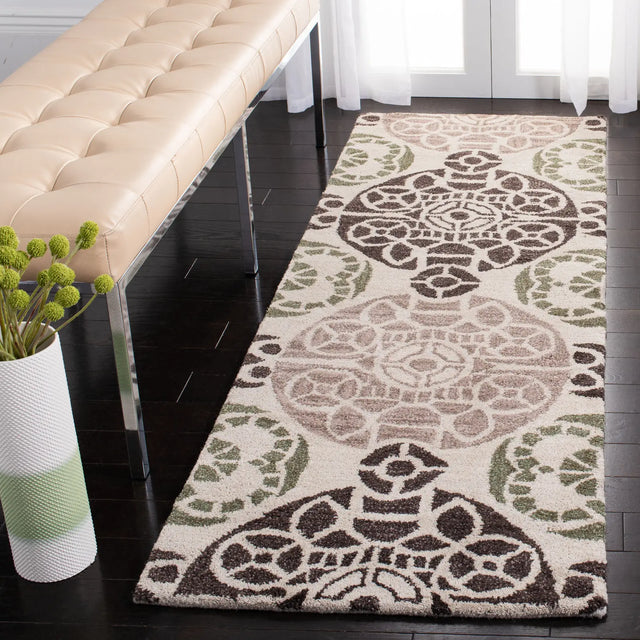 Safavieh Wyndham 2'-3" x 7'-0" Rug in Ivory / Brown