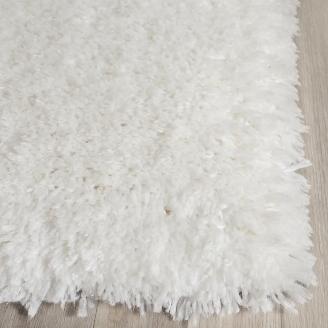 Safavieh Indie Shag 6'-7" x 9'-2" Rug in Creme