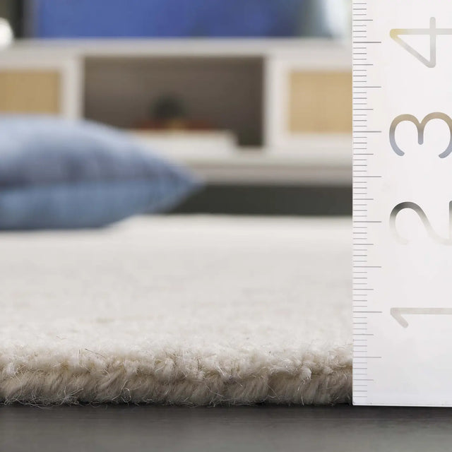 Safavieh Pine 4'-0" x 6'-0" Rug in Ivory