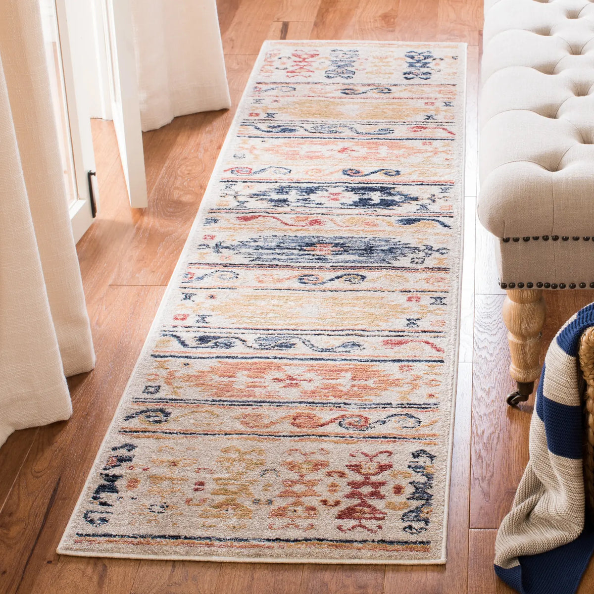Safavieh Charleston 2'-0" x 8'-0" Rug in Ivory / Rust