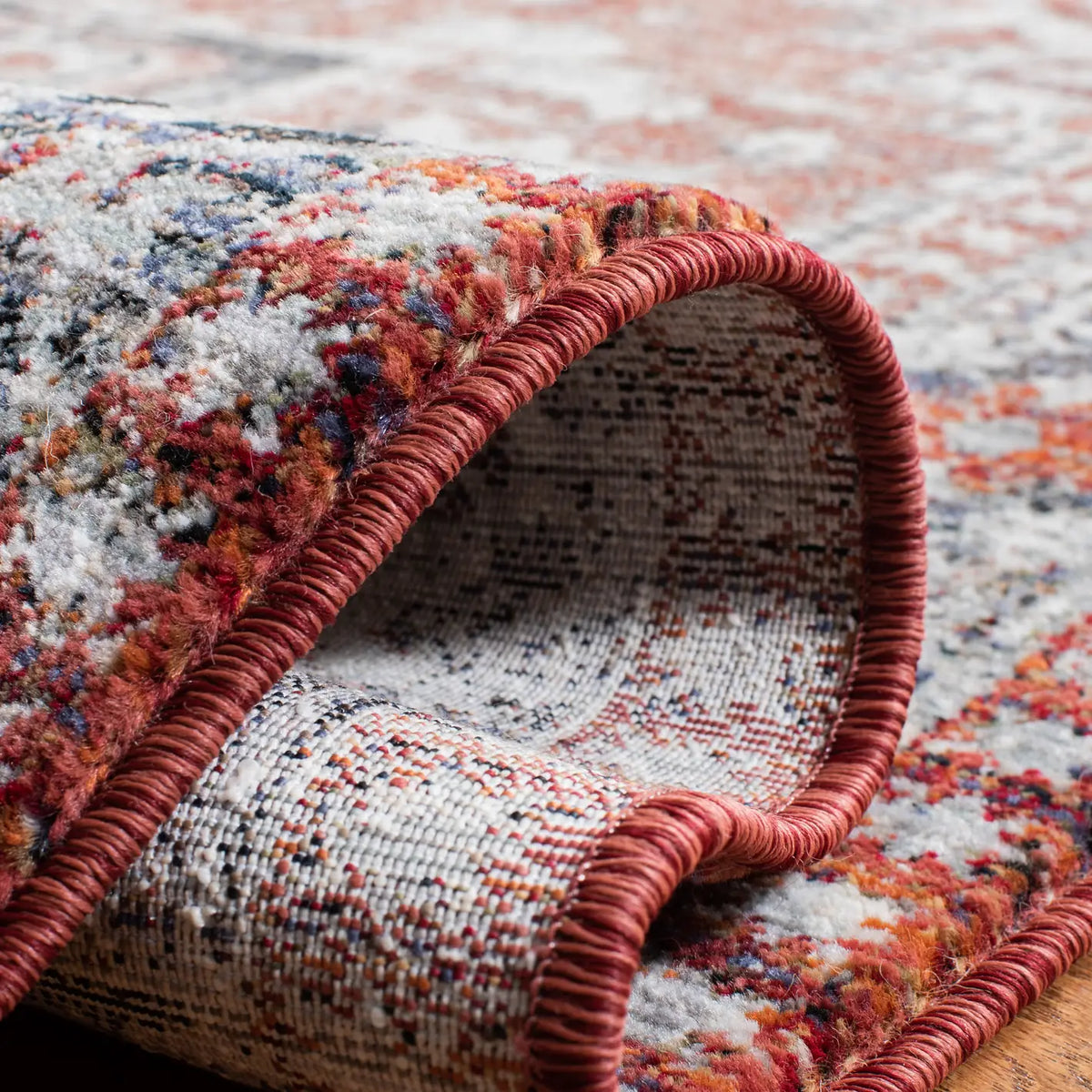 Safavieh Herat 300 4'-0" x 6'-0" Rug in Rust / Creme