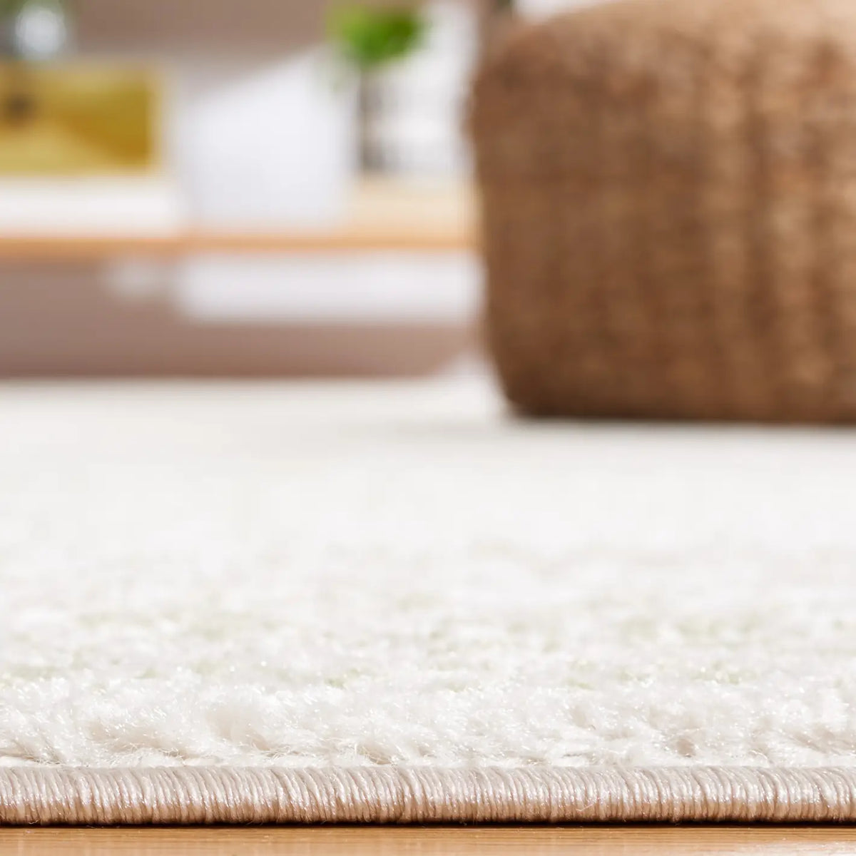 Safavieh Tulum 4'-0" x 6'-0" Rug in Ivory / Sage