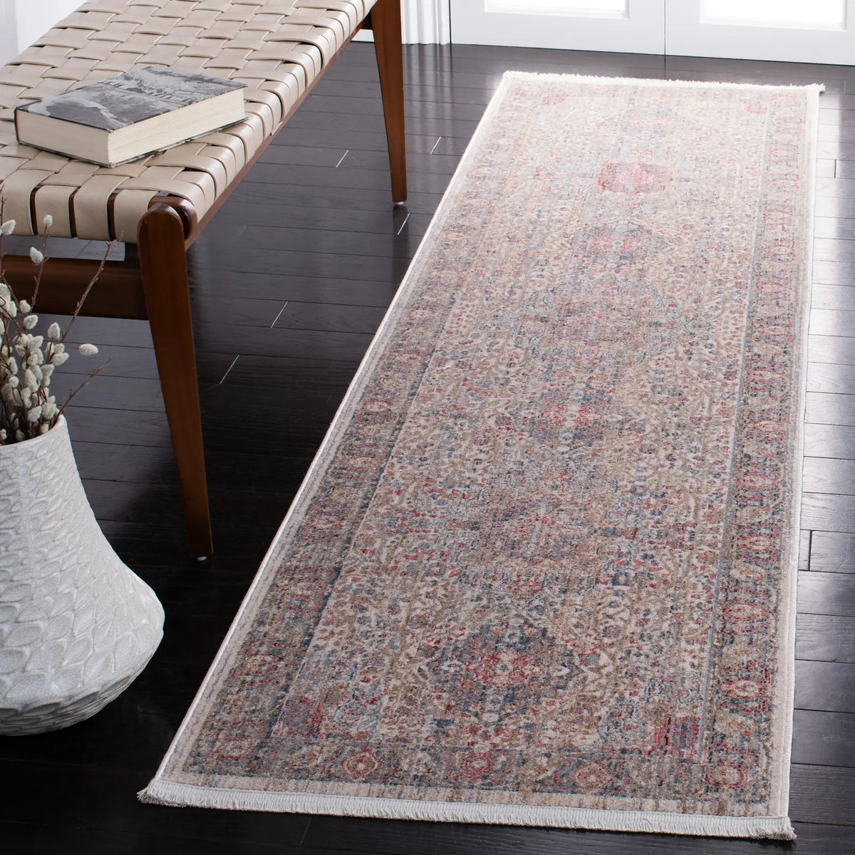 Safavieh Kenitra 600 2'-2" x 10'-0" Rug in Ivory / Pink