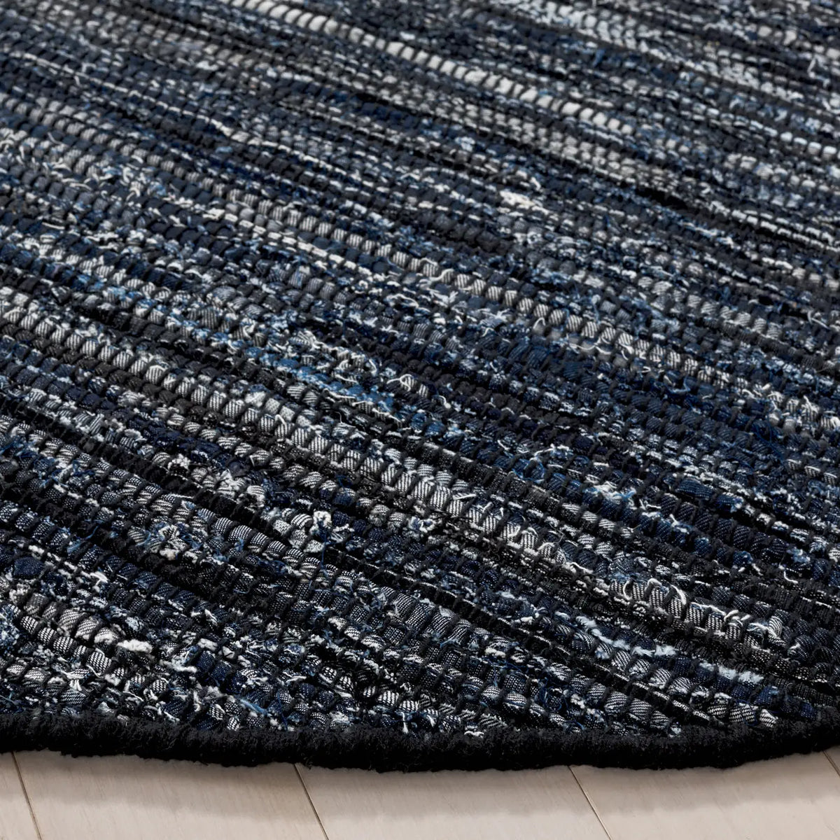 Safavieh Rag Rug 6'-0" x 6'-0" Rug in Navy / Black