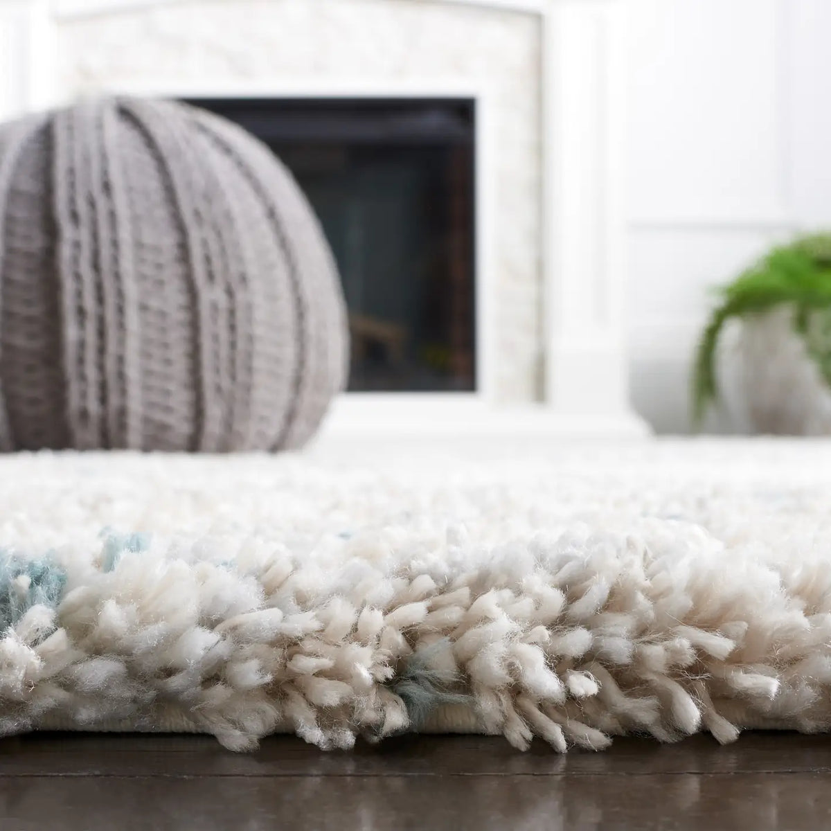 Safavieh Fontana Shag 800 4'-0" x 6'-0" Rug in Turquoise / Ivory