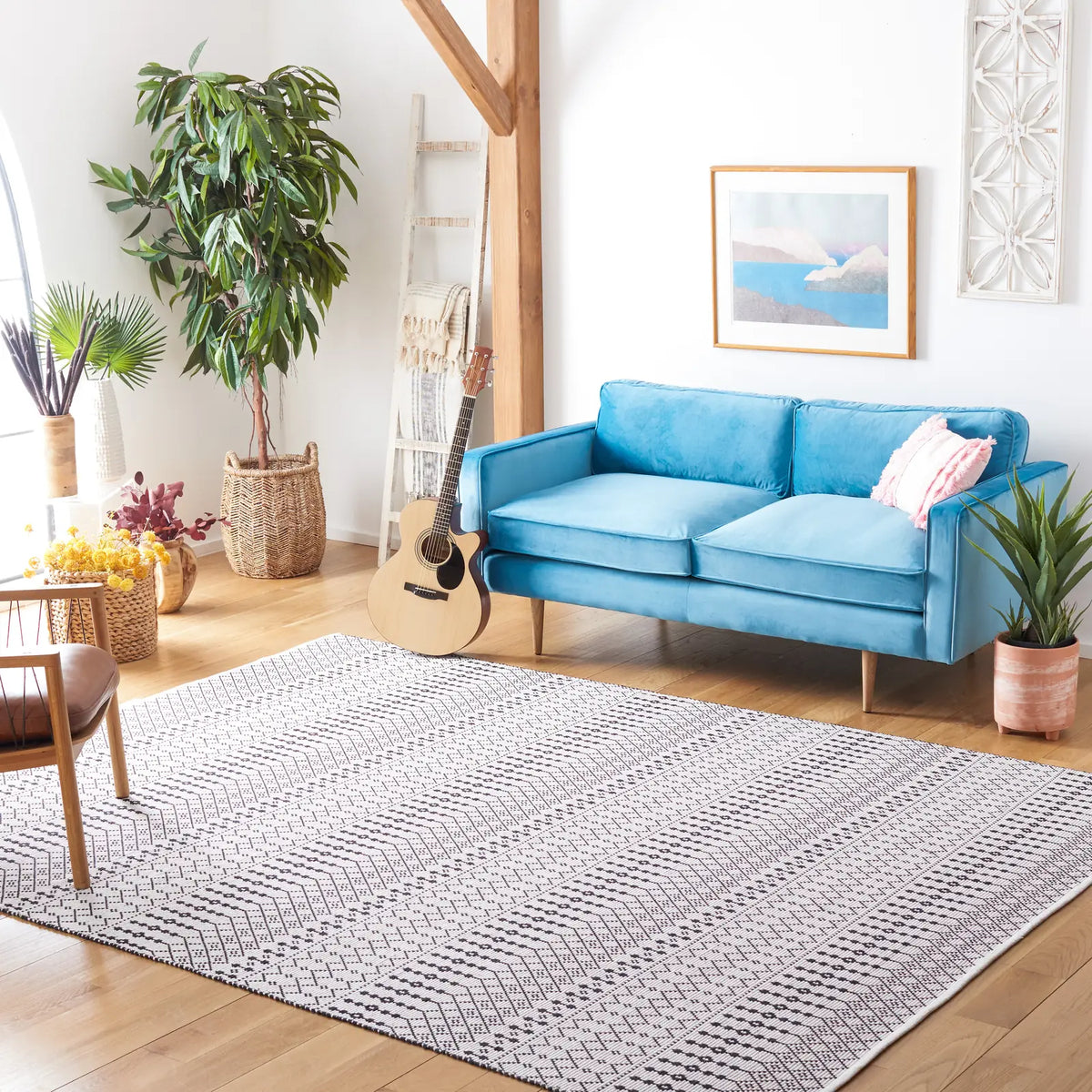 Safavieh Kilim 6'-0" x 9'-0" Rug in Ivory / Black