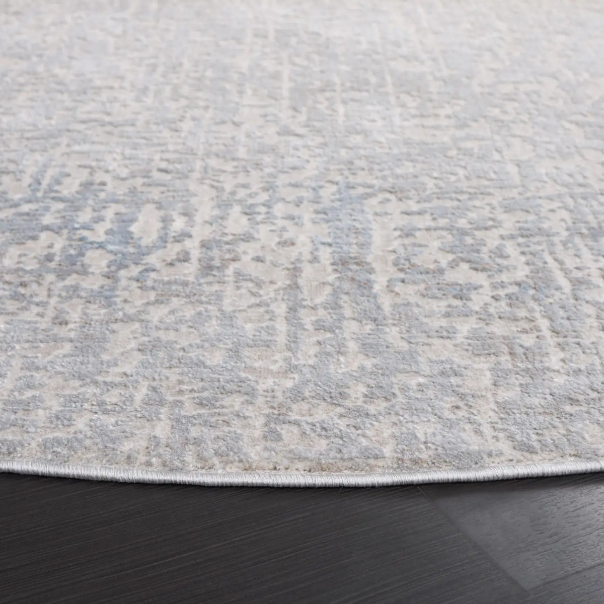 Safavieh Platinum 6'-7" x 6'-7" Rug in Grey / Beige