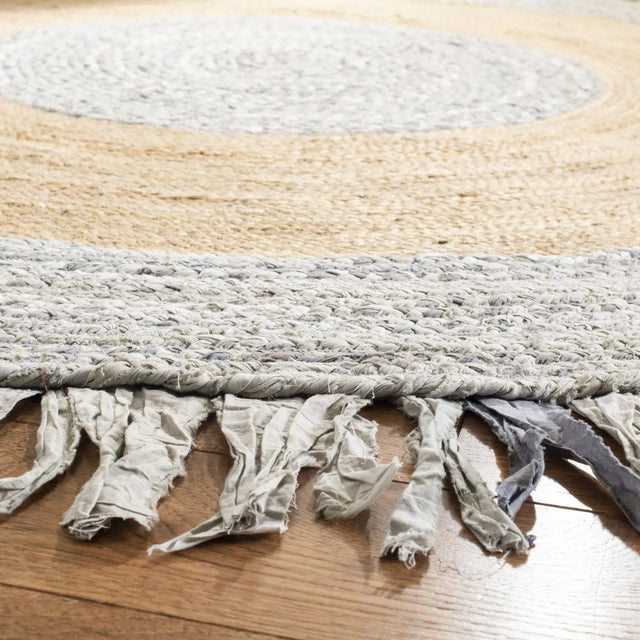 Safavieh Cape Cod 5'-0" x 5'-0" Rug in Light Grey / Natural