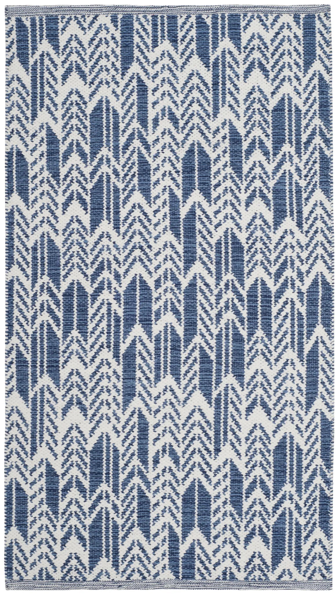 Safavieh Montauk 2'-3" x 3'-9" Rug in Navy / Ivory
