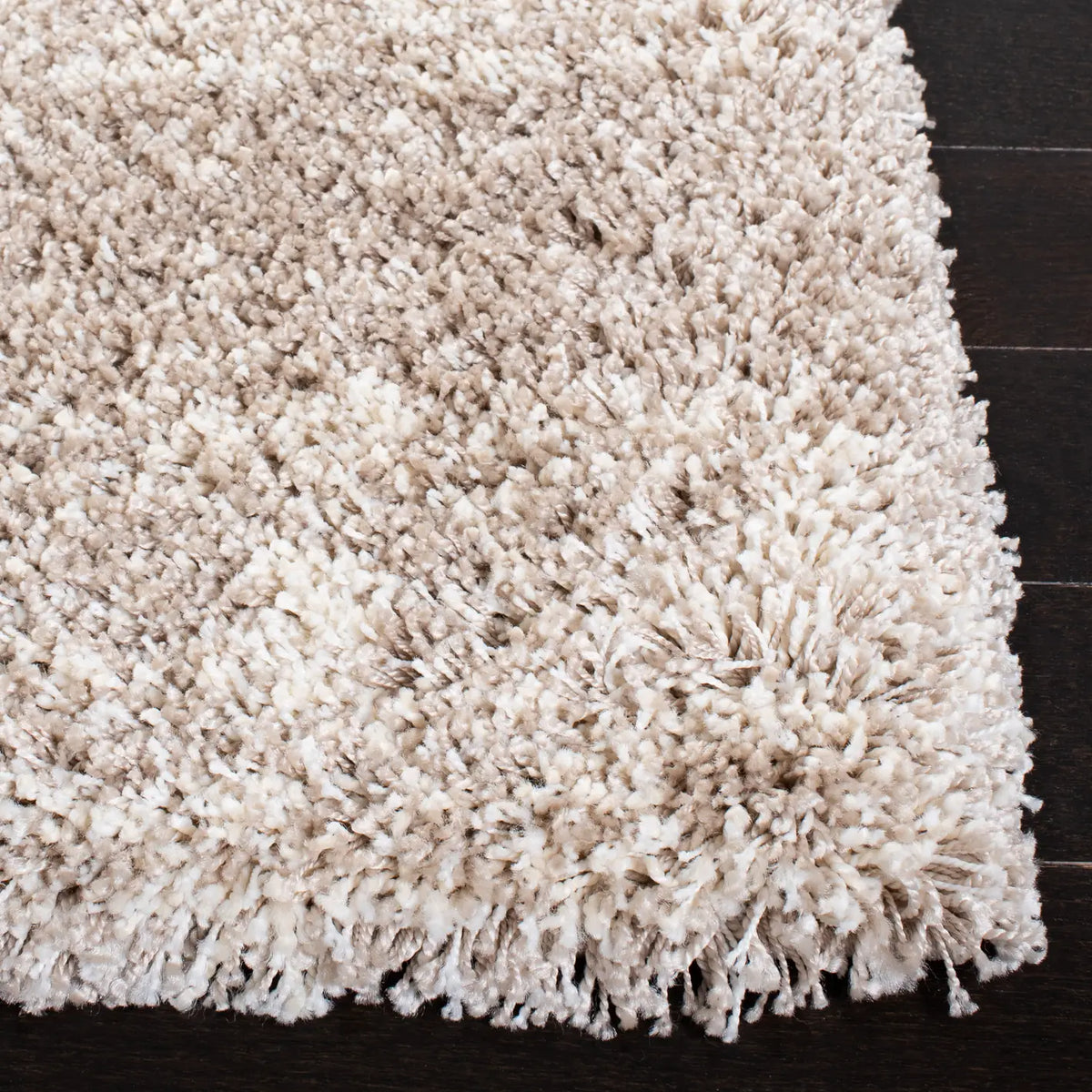 Safavieh Hudson Shag 4'-0" x 6'-0" Rug in Ivory / Beige