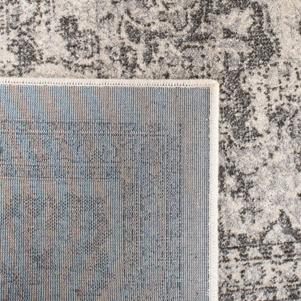 Safavieh Atlas 4'-0" x 6'-0" Rug in Ivory / Beige