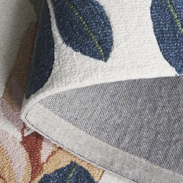 Safavieh Jardin 4'-0" x 6'-0" Rug in Ivory / Blue