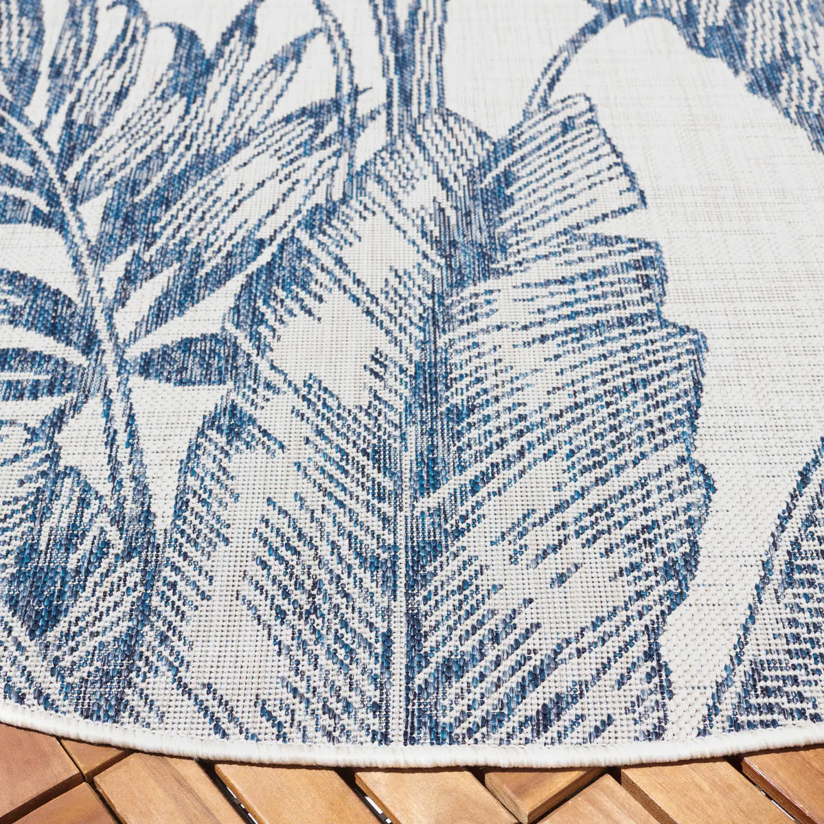 Safavieh Courtyard 6'-7" x 6'-7" Rug in Ivory / Navy