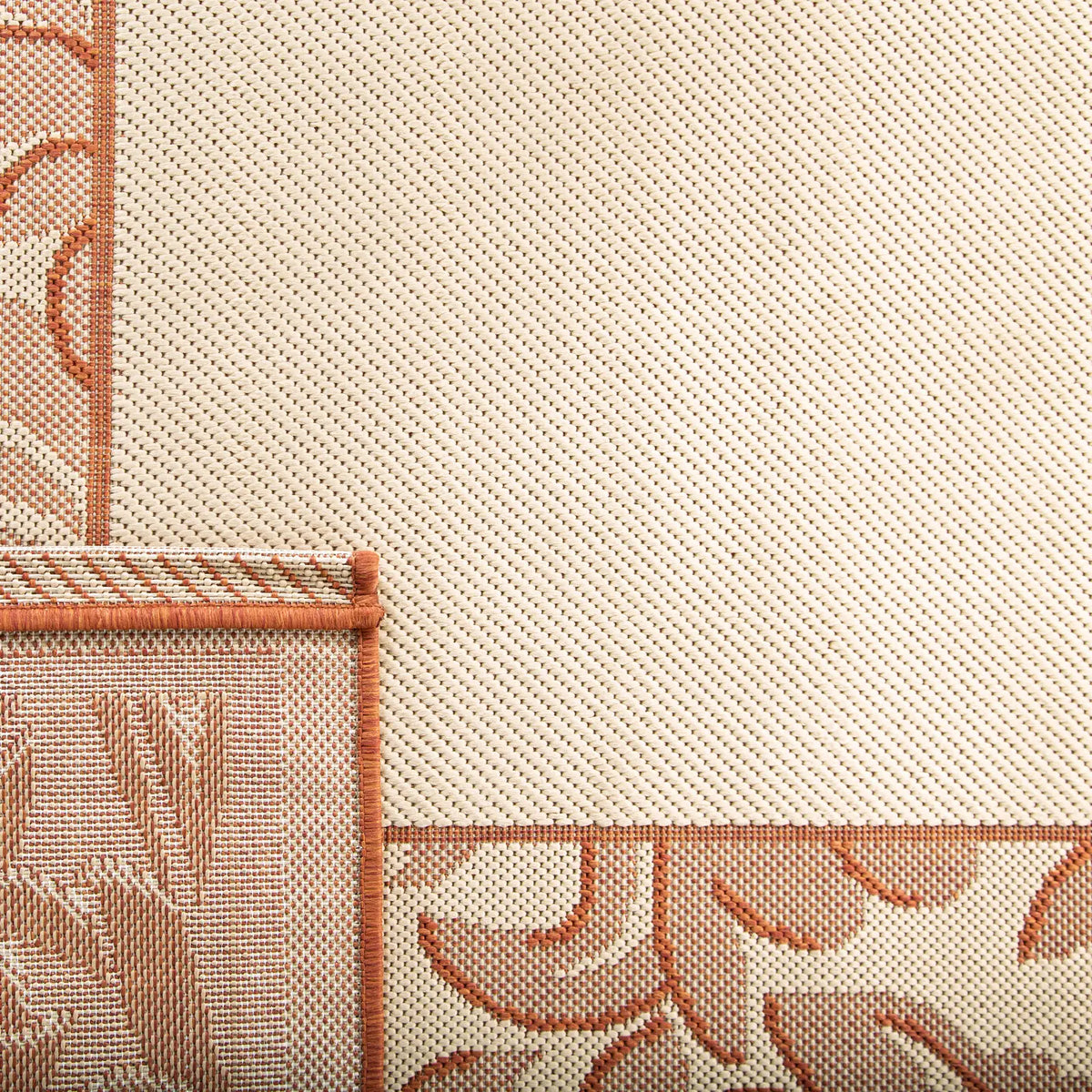 Safavieh Courtyard 4'-0" x 5'-7" Rug in Natural / Terra
