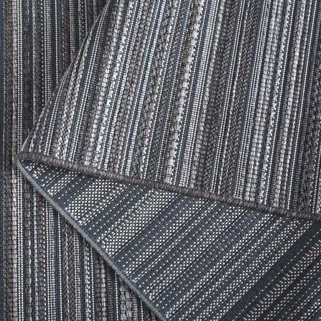 Safavieh Escape 700 5'-3" x 7'-6" Rug in Grey / Ivory