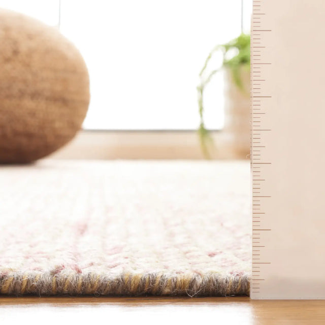 Safavieh Nomad 6'-0" x 9'-0" Rug in Gold / Rust