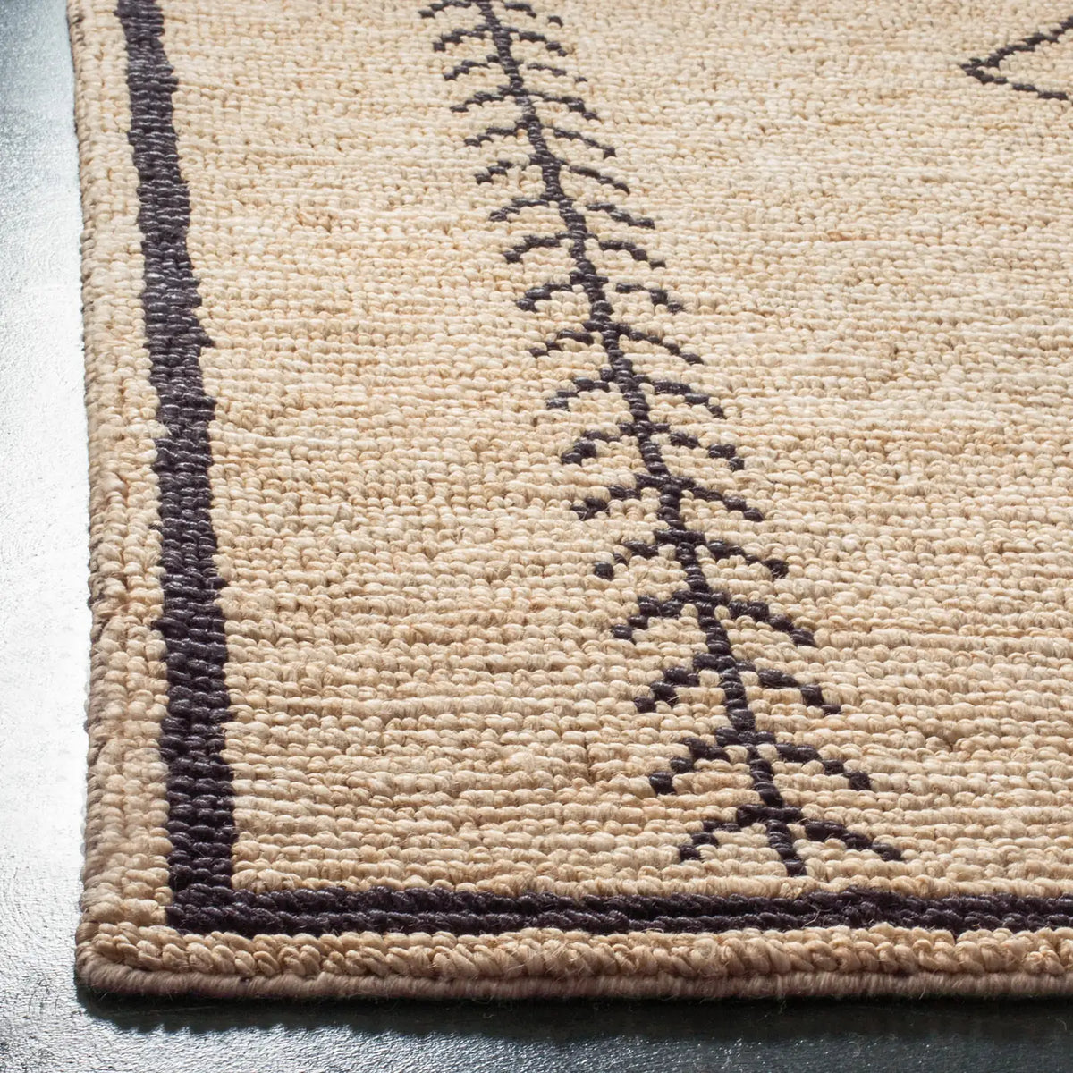 Safavieh Bohemian 4'-0" x 6'-0" Rug in Ivory / Black