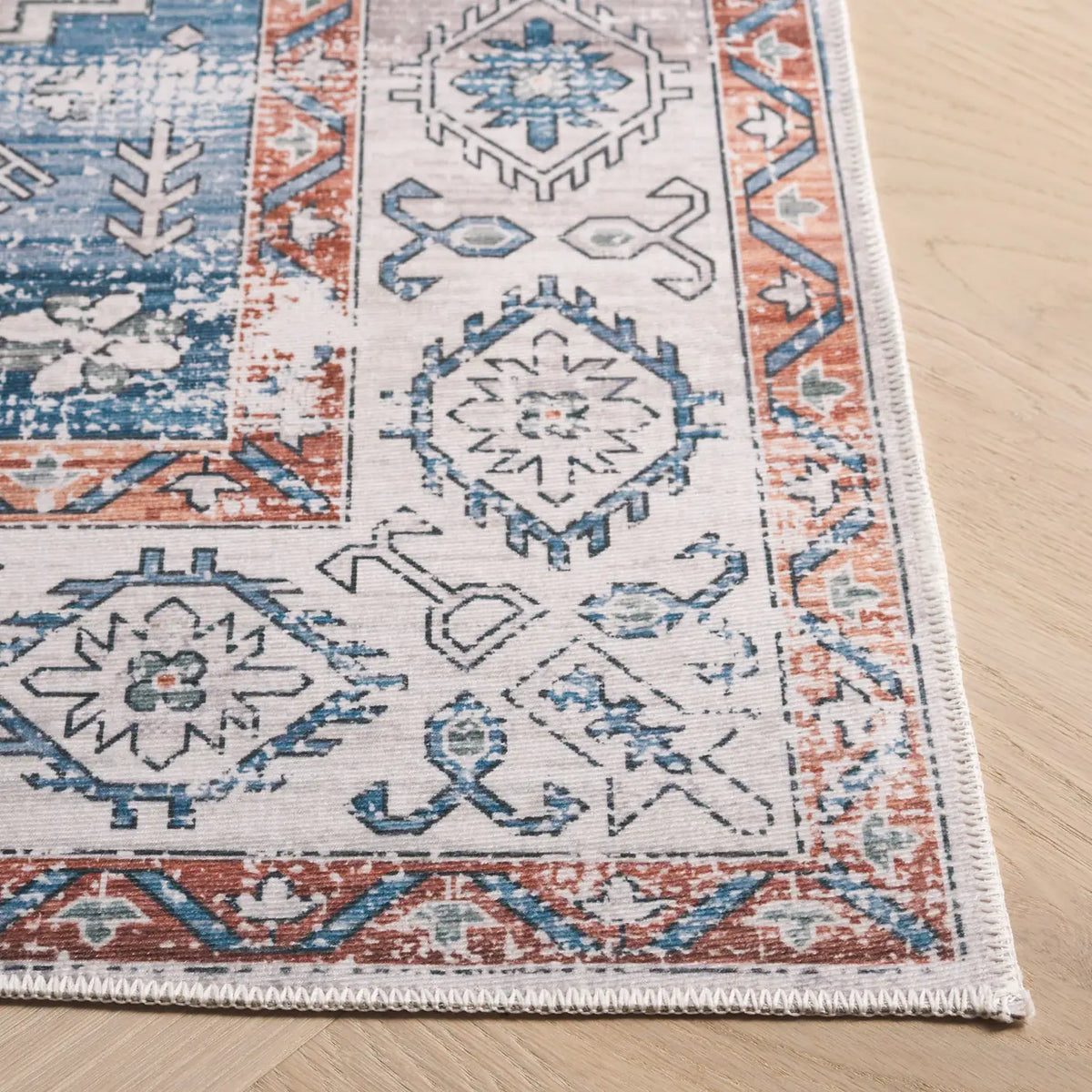 Safavieh Arizona 4'-0" x 6'-0" Rug in Rust / Beige