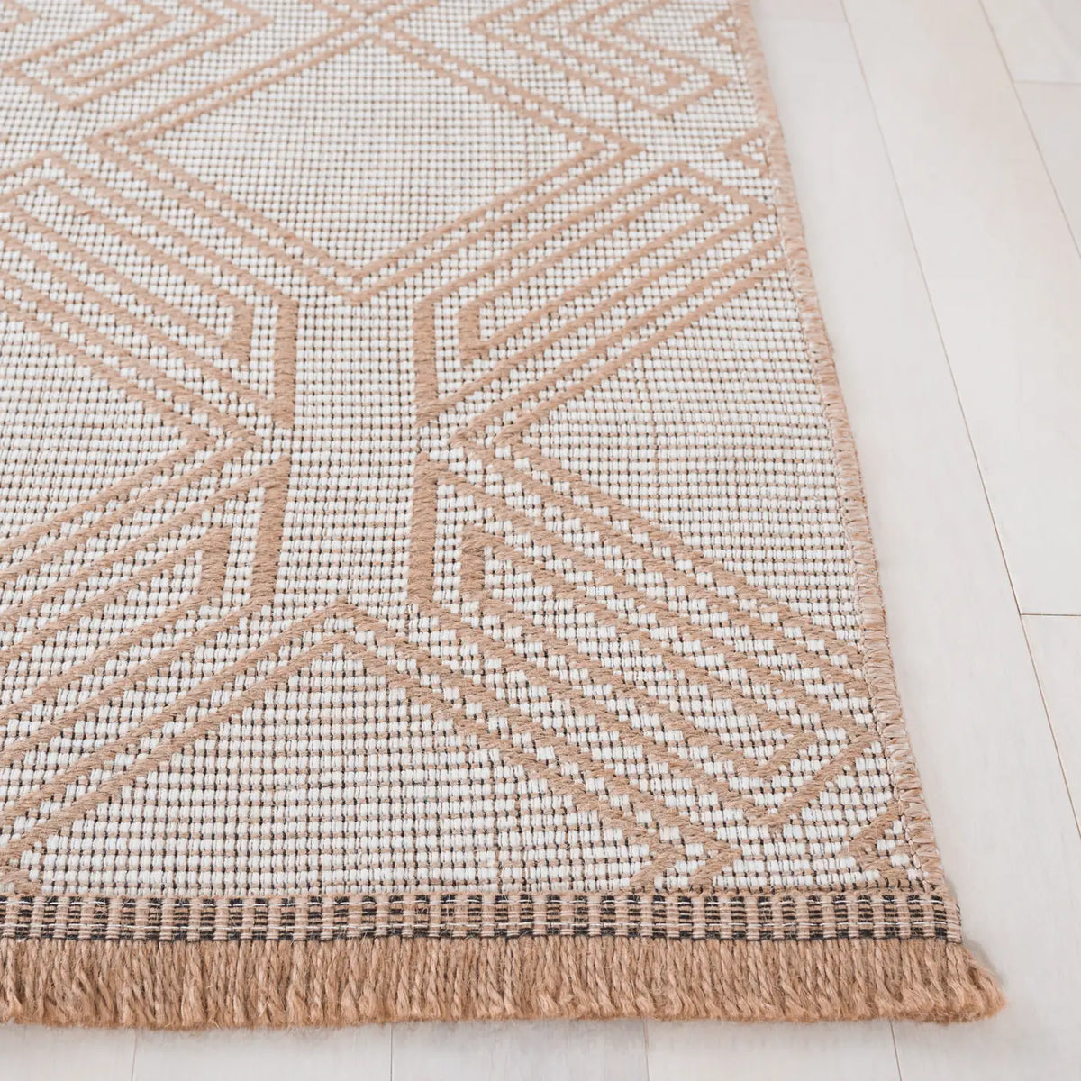 Safavieh Aspect 4'-0" x 6'-0" Rug in Ivory / Natural