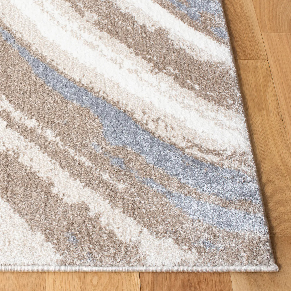 Safavieh Cyrus Shag 4'-5" x 6'-5" Rug in Ivory / Grey