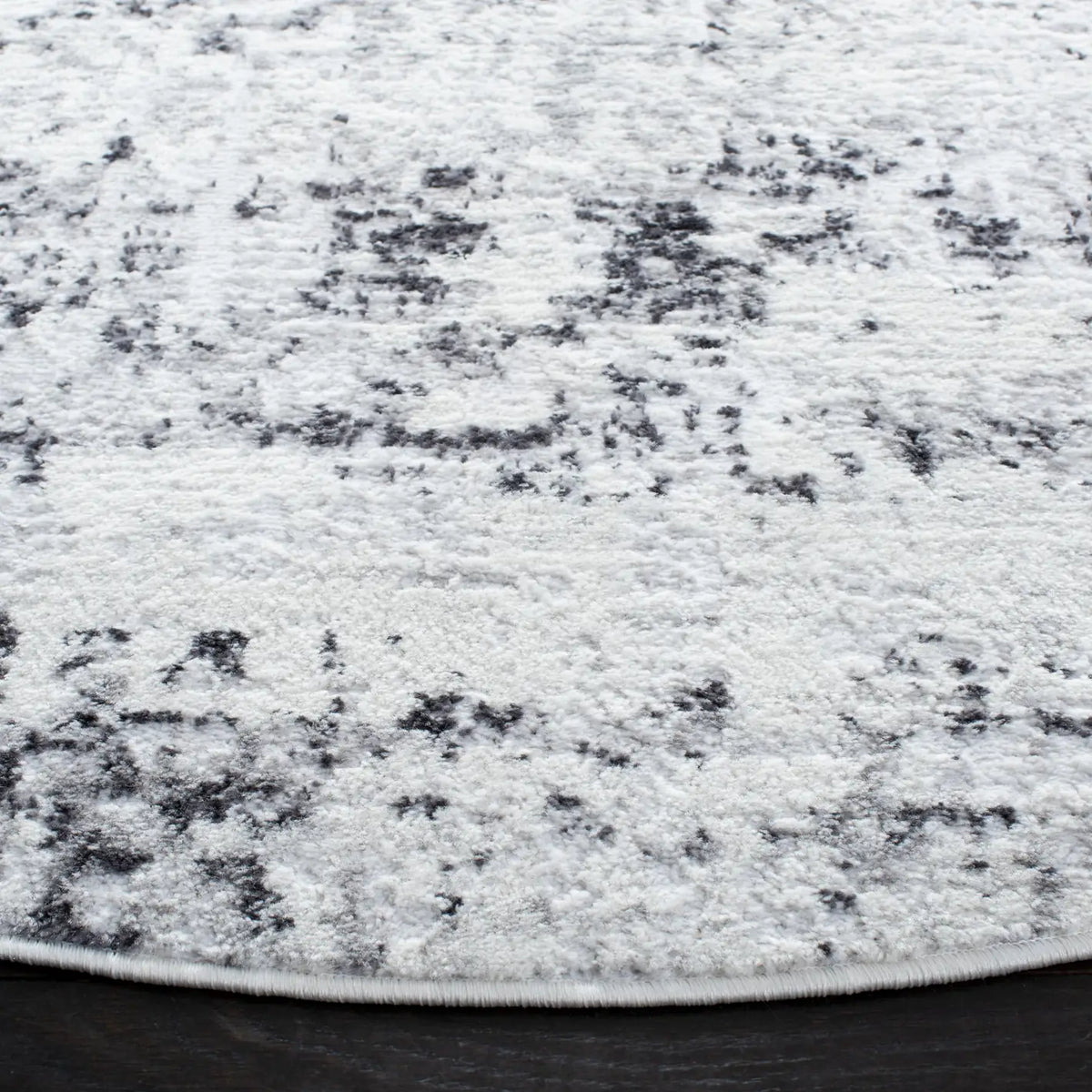 Safavieh Amelia 700 10'-0" x 10'-0" Rug in Ivory / Grey