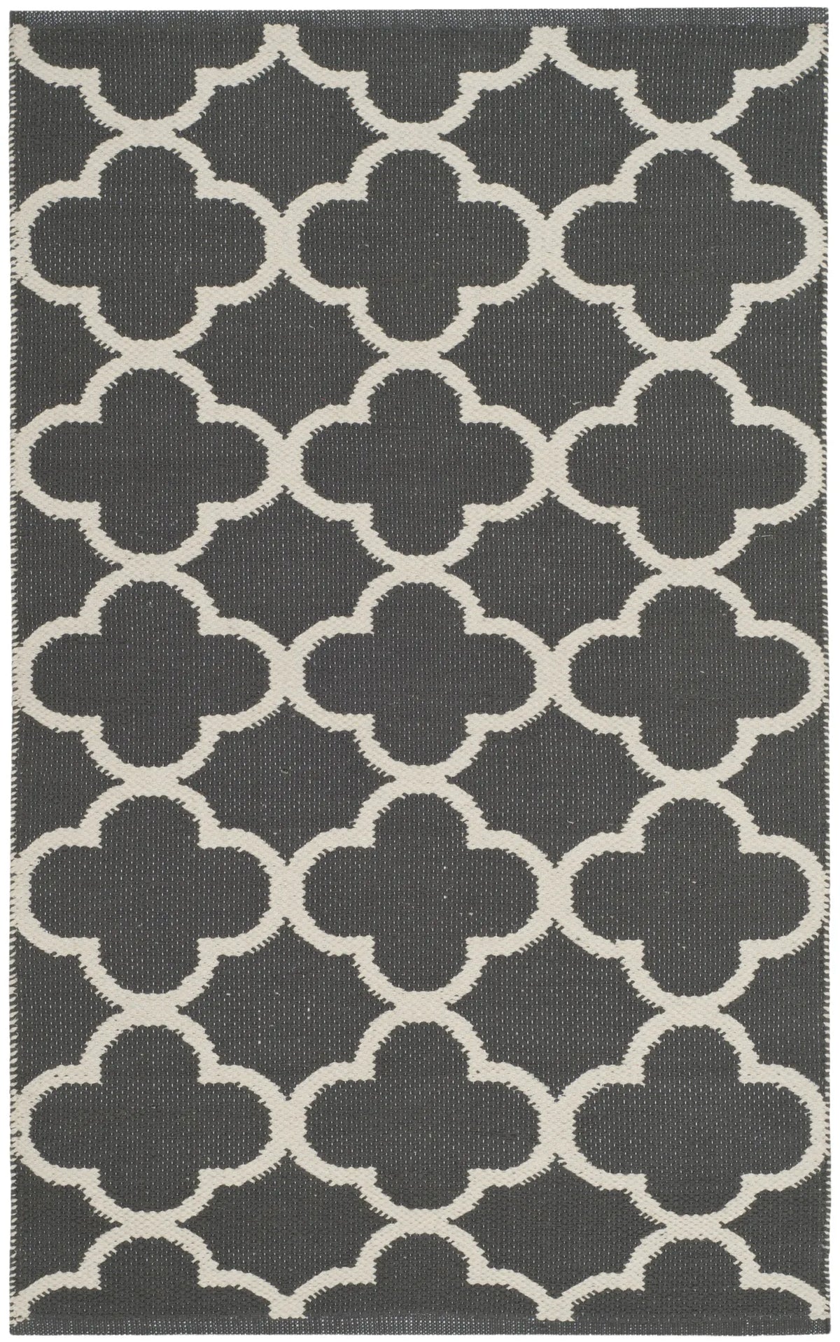 Safavieh Montauk 2'-6" x 4'-0" Rug in Dark Grey / Ivory