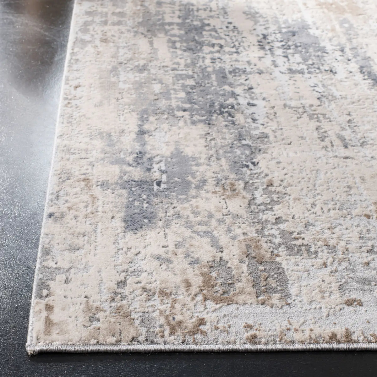 Safavieh Invista 4'-0" x 6'-0" Rug in Cream / Grey