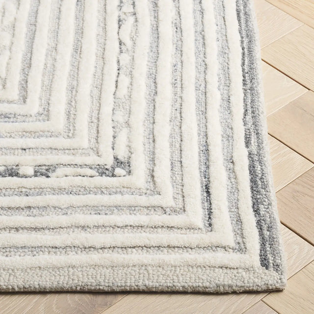 Safavieh Ebony 4'-0" x 6'-0" Rug in Ivory / Grey