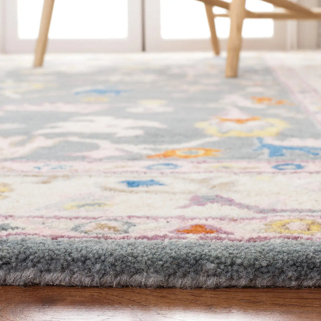 Safavieh Anatolia 4'-0" x 6'-0" Rug in Dark Grey / Ivory