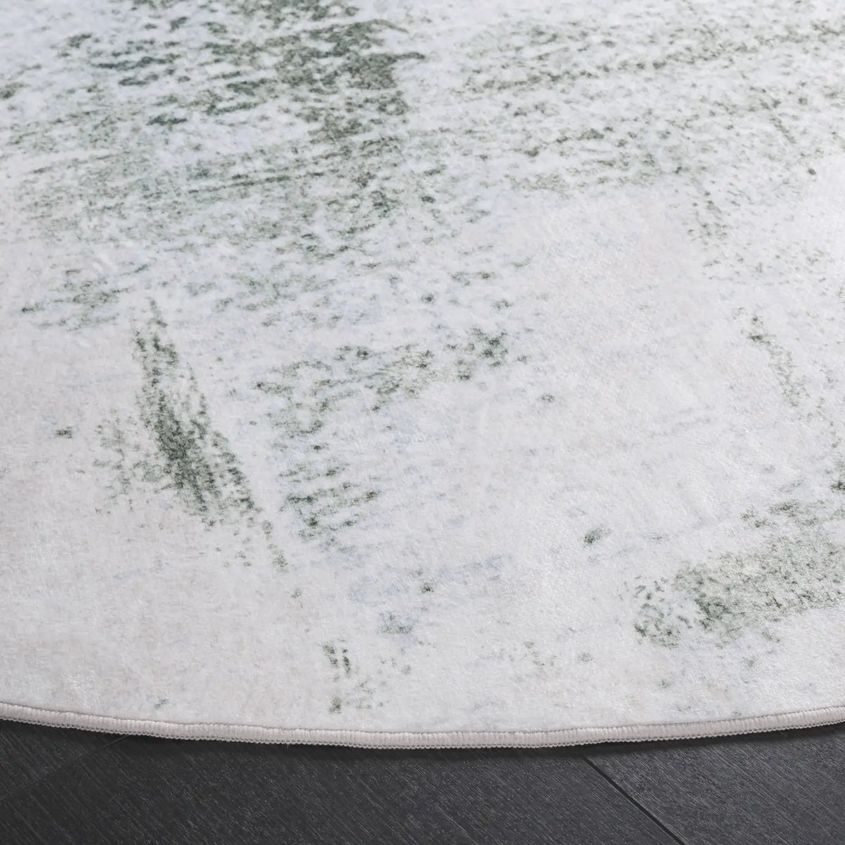 Safavieh Santa Monica 6'-0" x 6'-0" Rug in Ivory / Green