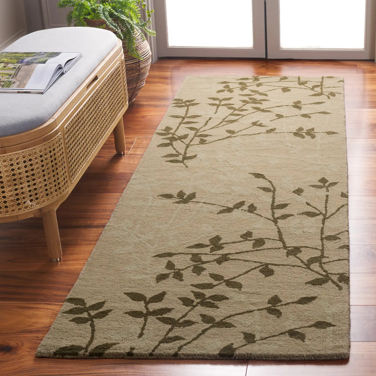 Safavieh Soho 2'-6" x 8'-0" Rug in Green / Multi