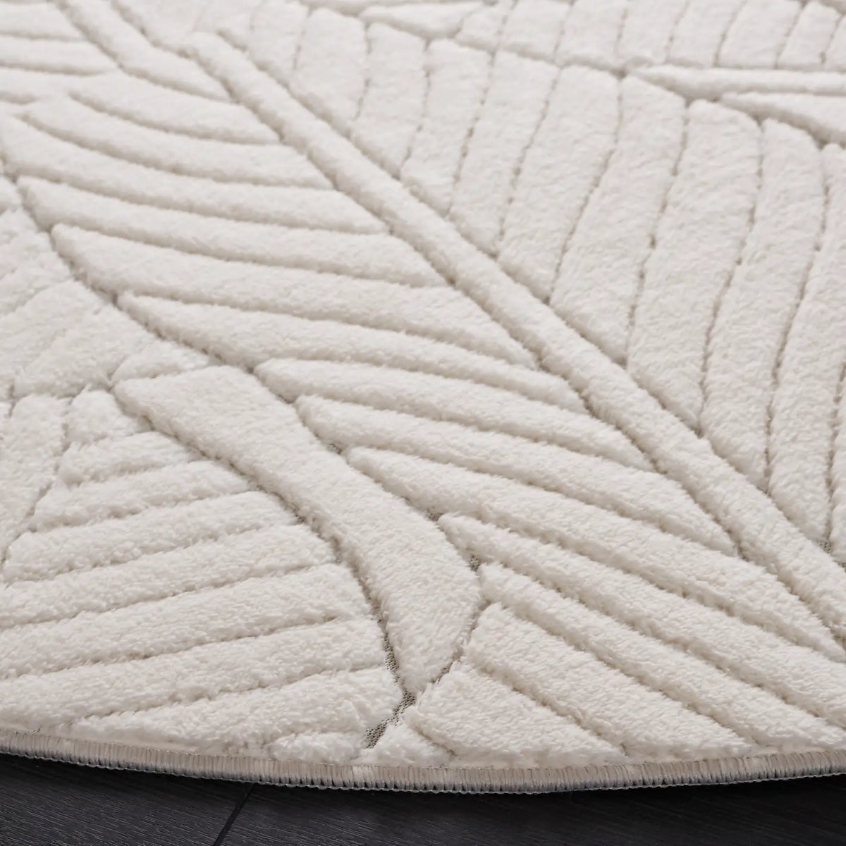 Safavieh Versailles 6'-0" x 6'-0" Rug in Ivory