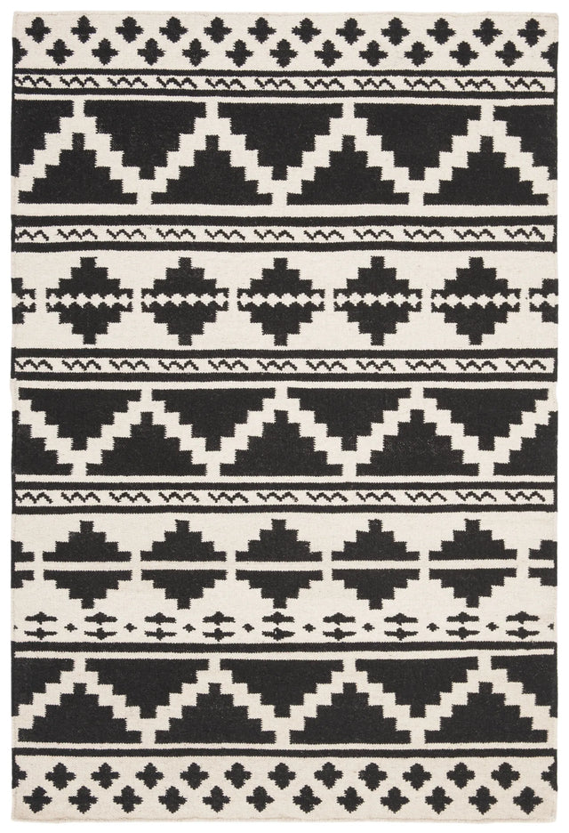 Safavieh Dhurries 4'-0" x 6'-0" Rug in Black / Ivory