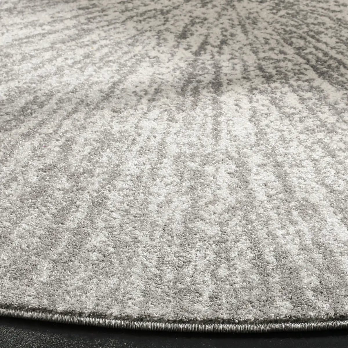 Safavieh Evoke 5'-3" x 5'-3" Rug in Dark Grey / Ivory