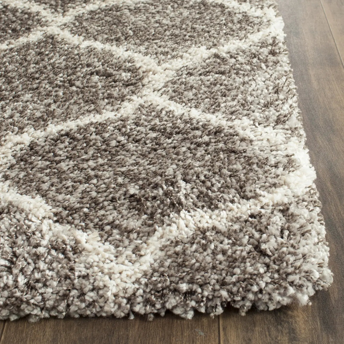 Safavieh Hudson Shag 2'-3" x 10'-0" Rug in Grey / Ivory