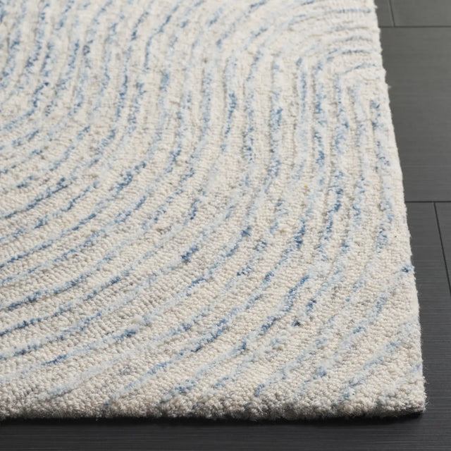 Safavieh Pine 4'-0" x 6'-0" Rug in Light Grey / Ivory