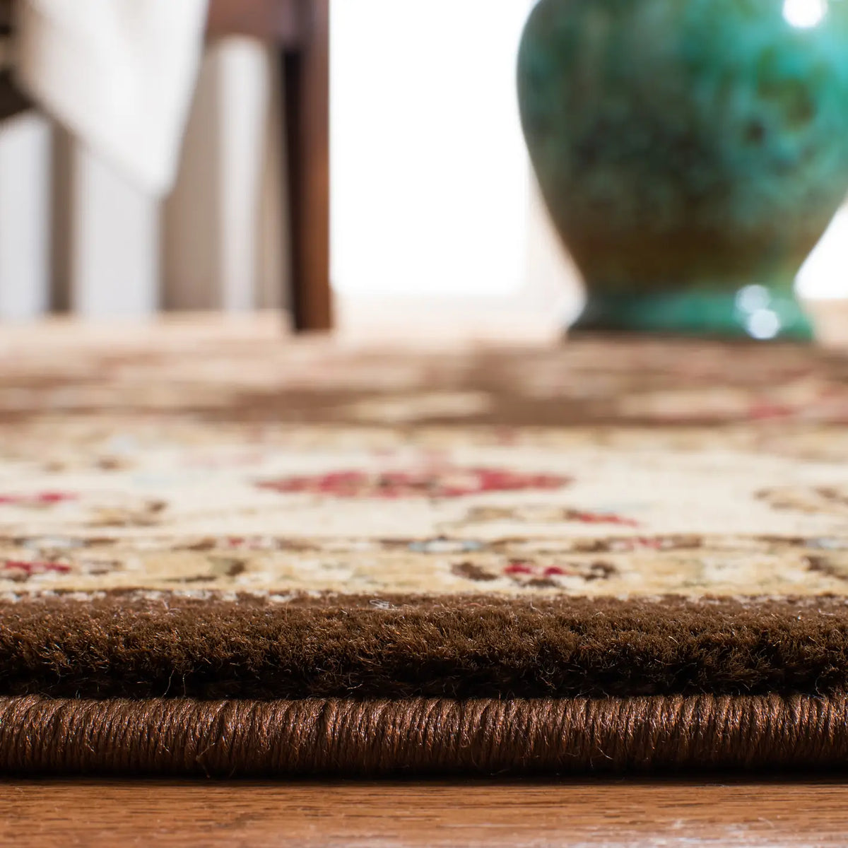 Safavieh Lyndhurst 5'-3" x 7'-6" Rug in Brown / Ivory